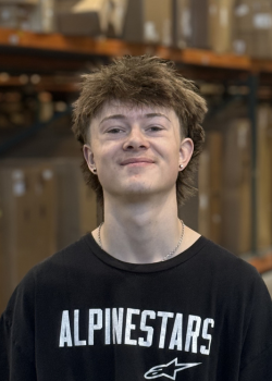 <p><strong>Drayden Hufstetler<br/></strong>Shipping Specialist<br/></p>